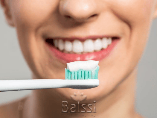 مسواک زدن درست و بهموقع برای داشتن دندان های سفید | بالسی
