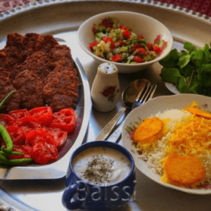 کتلت خانگی به همراه سالاد شیرازی و برنج | بالسی