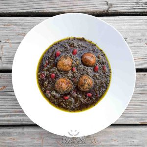 لیمو عمانی در خورشت قورمه سبزی